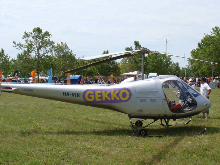 Enstrom F28 helikopter