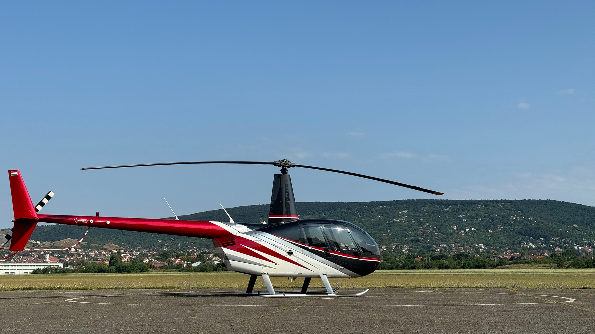 Robinson R44 helikopter
